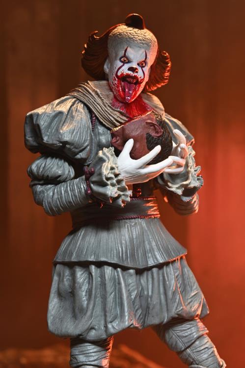 Figura NECA IT Welcome to Derry Pennywise Versión Ultimate