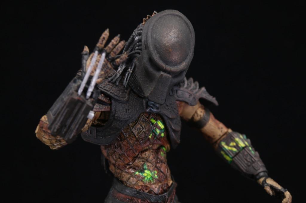Figura Mcfarlane Toys City Hunter Predator Edición Battle Damage