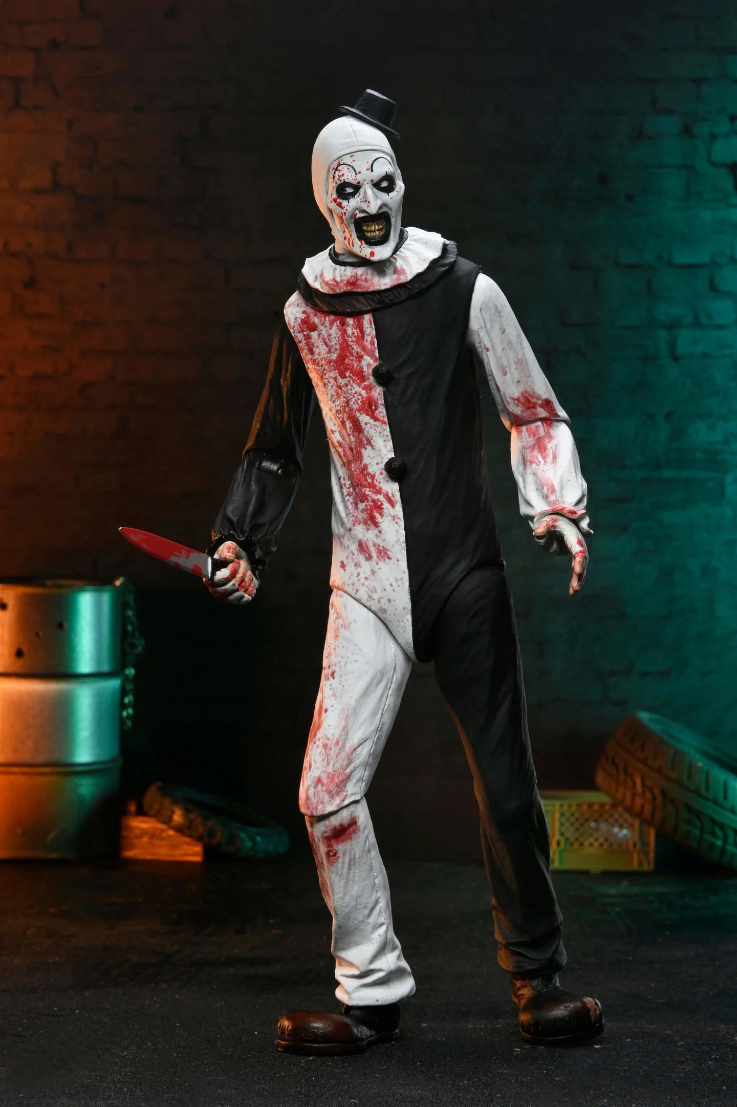 Figura NECA Terrifier ll Art The Clown (Blood Splattered) Versión Ultimate