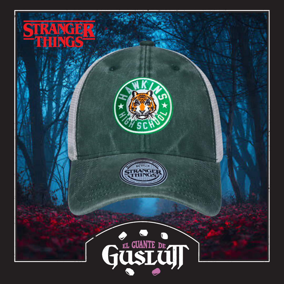 Gorra Stranger Things Emblema Preparatoria Hawkins Tipo Trucker