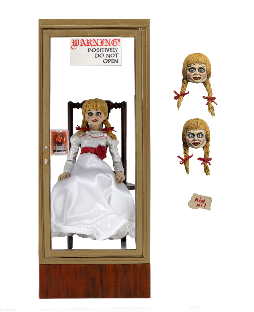 Figura NECA The Conjuring Universe Annabelle Versión Ultimate