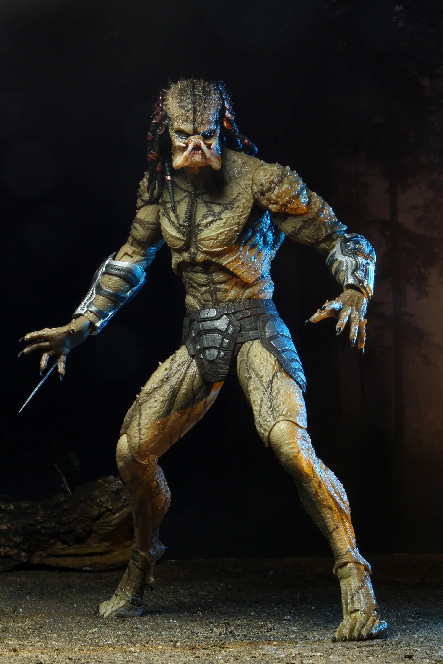 Figura NECA Unarmored Assasin Predator Versión Deluxe