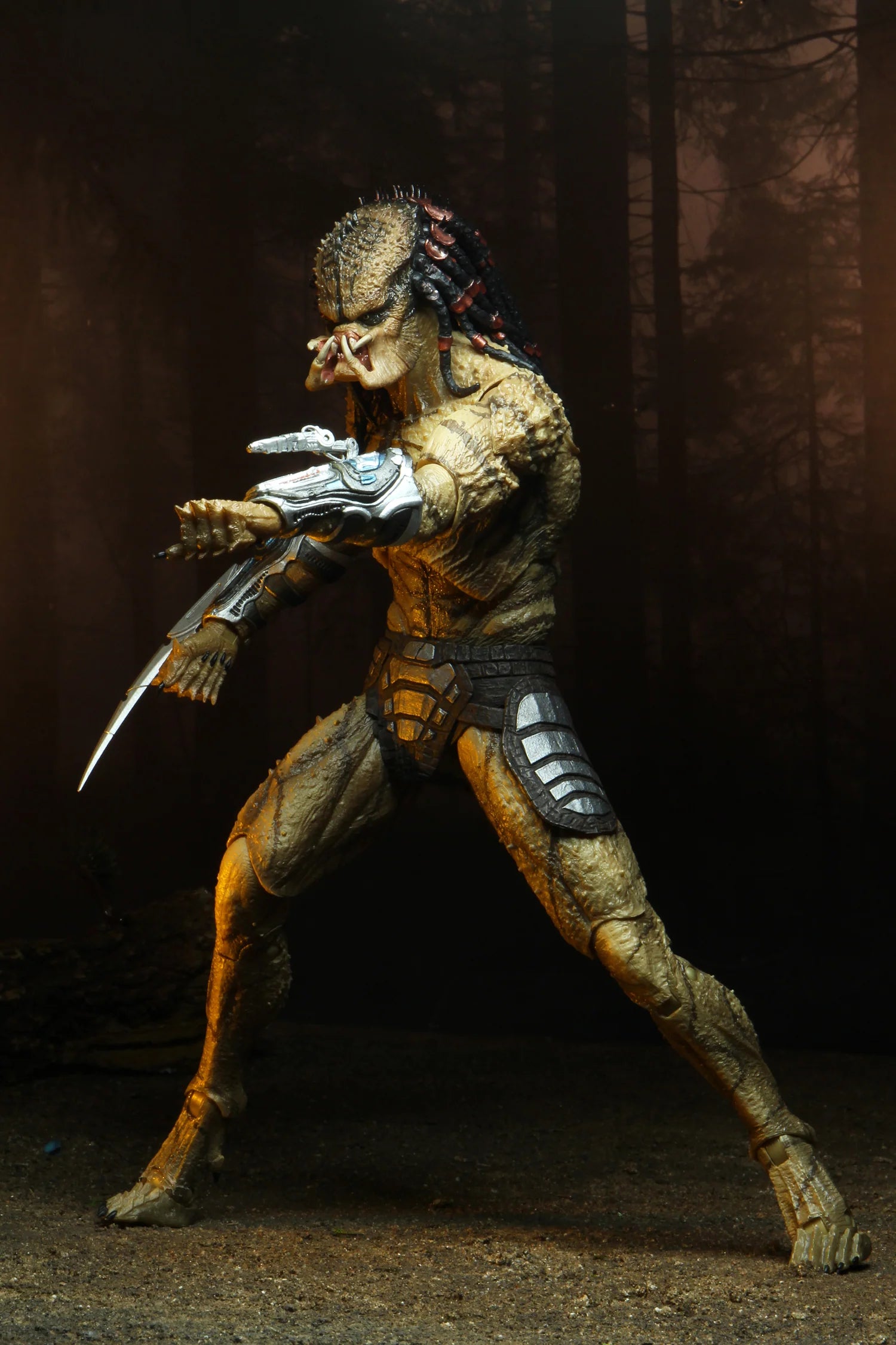 Figura NECA Unarmored Assasin Predator Versión Deluxe