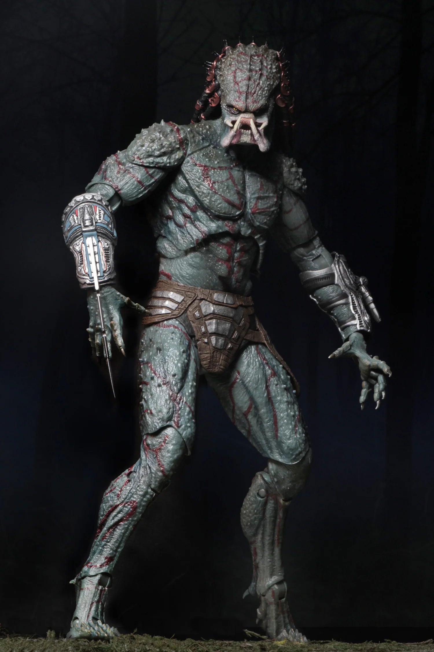 Figura NECA Armored Assassin Predator Versión Deluxe