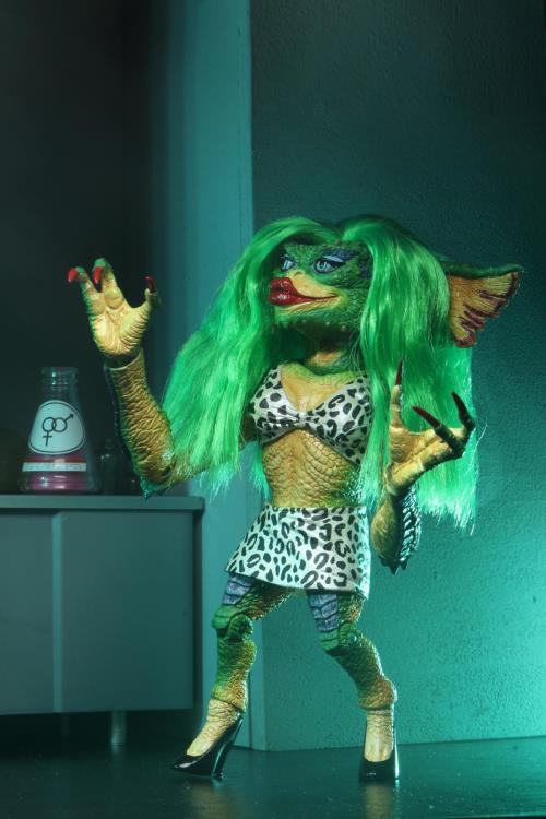 Figura NECA Gremlins 2: The New Batch Greta Versión Ultimate