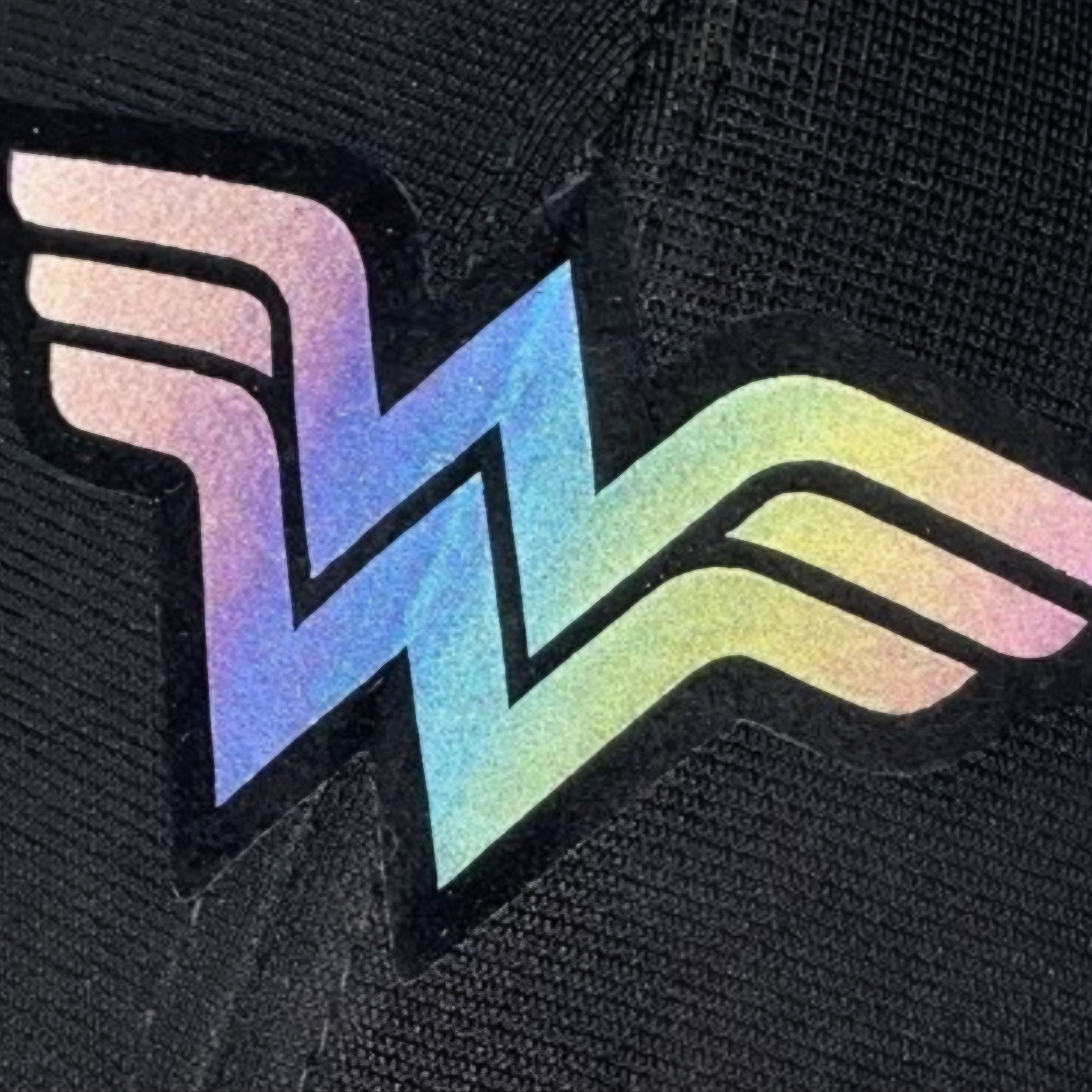 Gorra DC Comics Wonder Woman Logo Iridiscente Negra