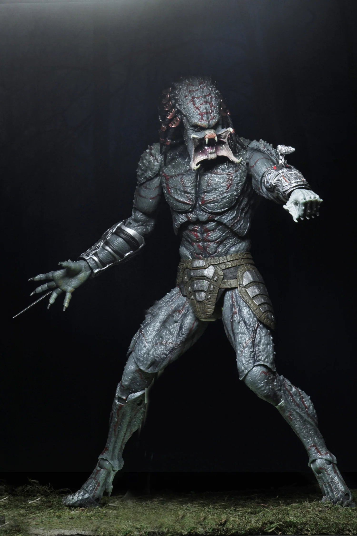 Figura NECA Armored Assassin Predator Versión Deluxe