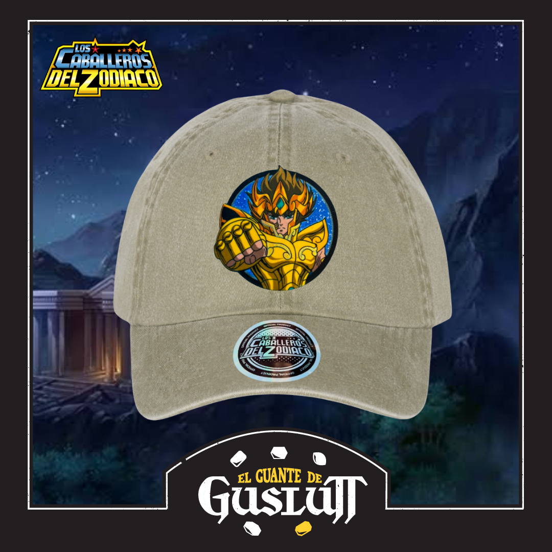 Gorra Los Caballeros del Zodiaco Aioria de Leo Beige Tipo Deslavada