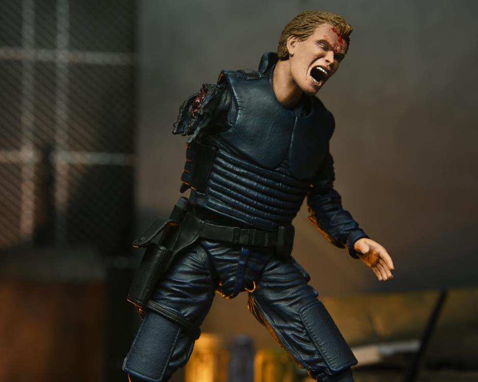 Figura NECA RoboCop Alex Murphy (OCP Uniform Edition) Versión Ultimate