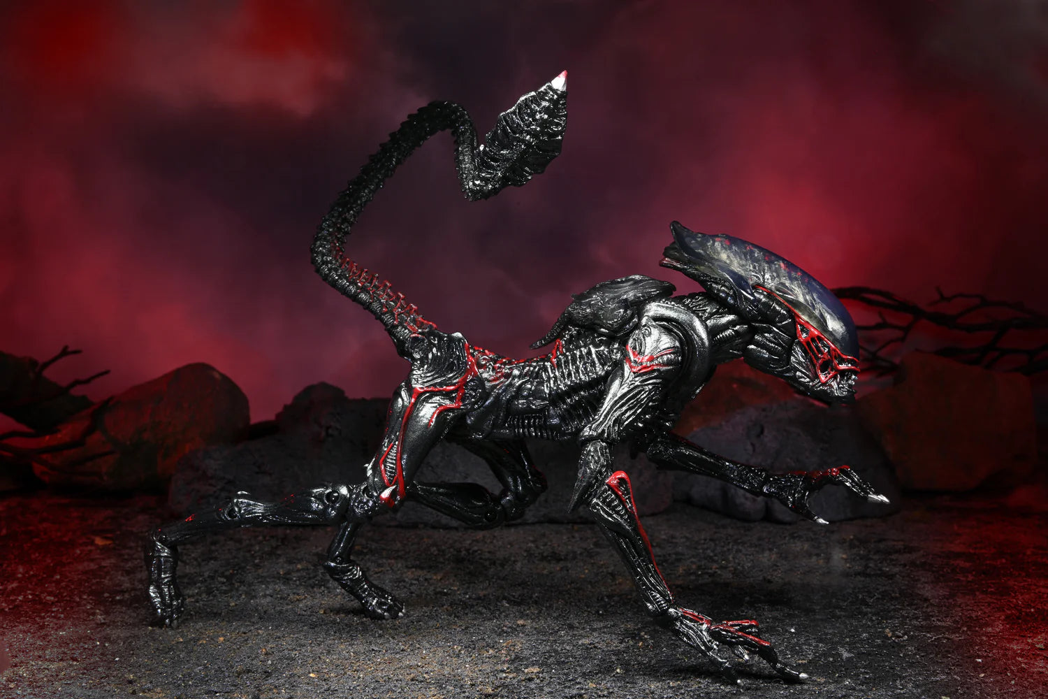 Figura NECA Tributo Kenner Night Cougar Alien Versión Ultimate