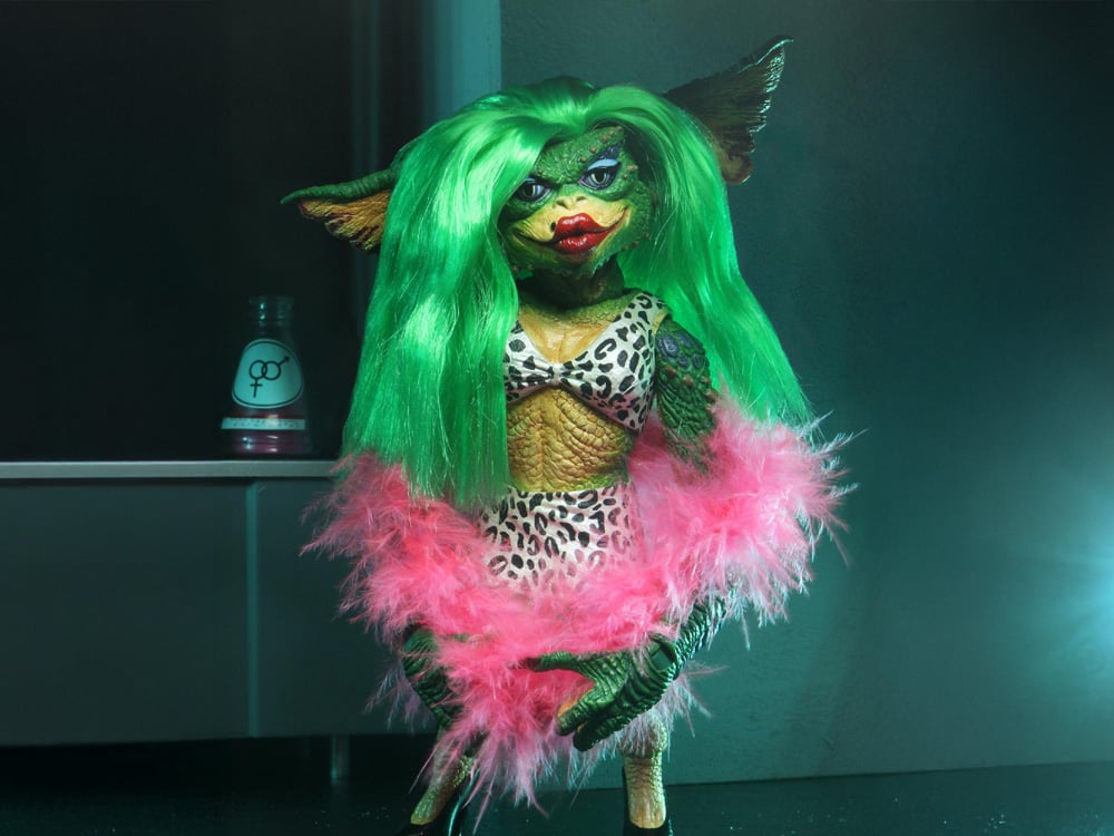 Figura NECA Gremlins 2: The New Batch Greta Versión Ultimate
