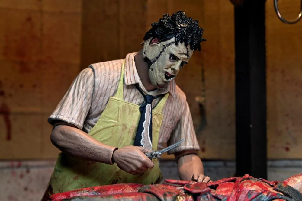 Figura NECA The Texas Chainsaw Massacre Leatherface Edición 50 Aniversario Versión Ultimate