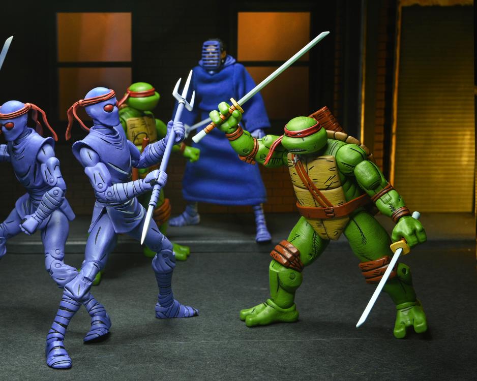 Figura Figura NECA Teenage Mutant Ninja Turtles Leonardo Edición Mirage Comics