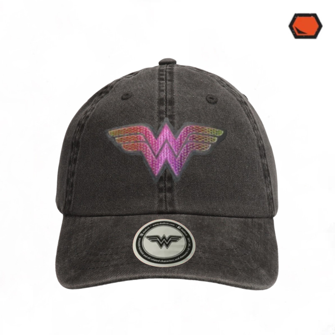 Gorra DC Comics Wonder Woman Logo Fucsia Gris Tipo Deslavada