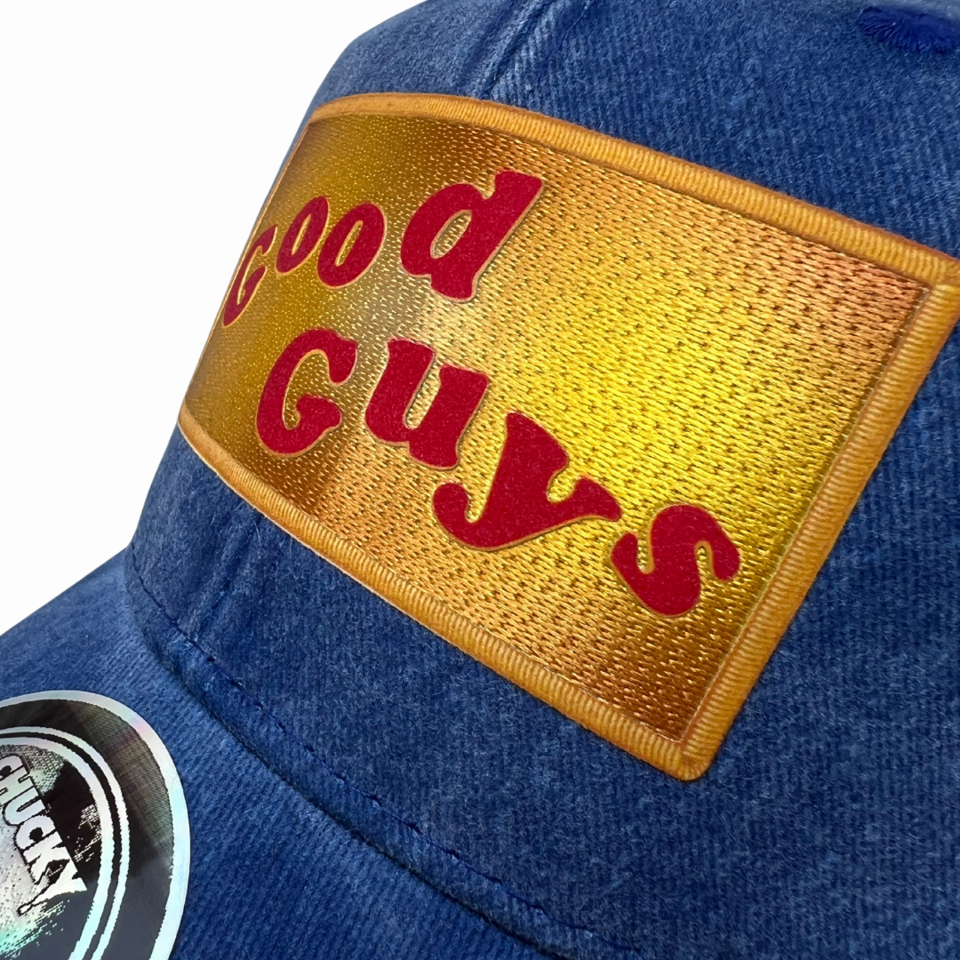 Gorra Chucky Good Guys Logo Azul Royal/Blanca Tipo Trucker Deslavada