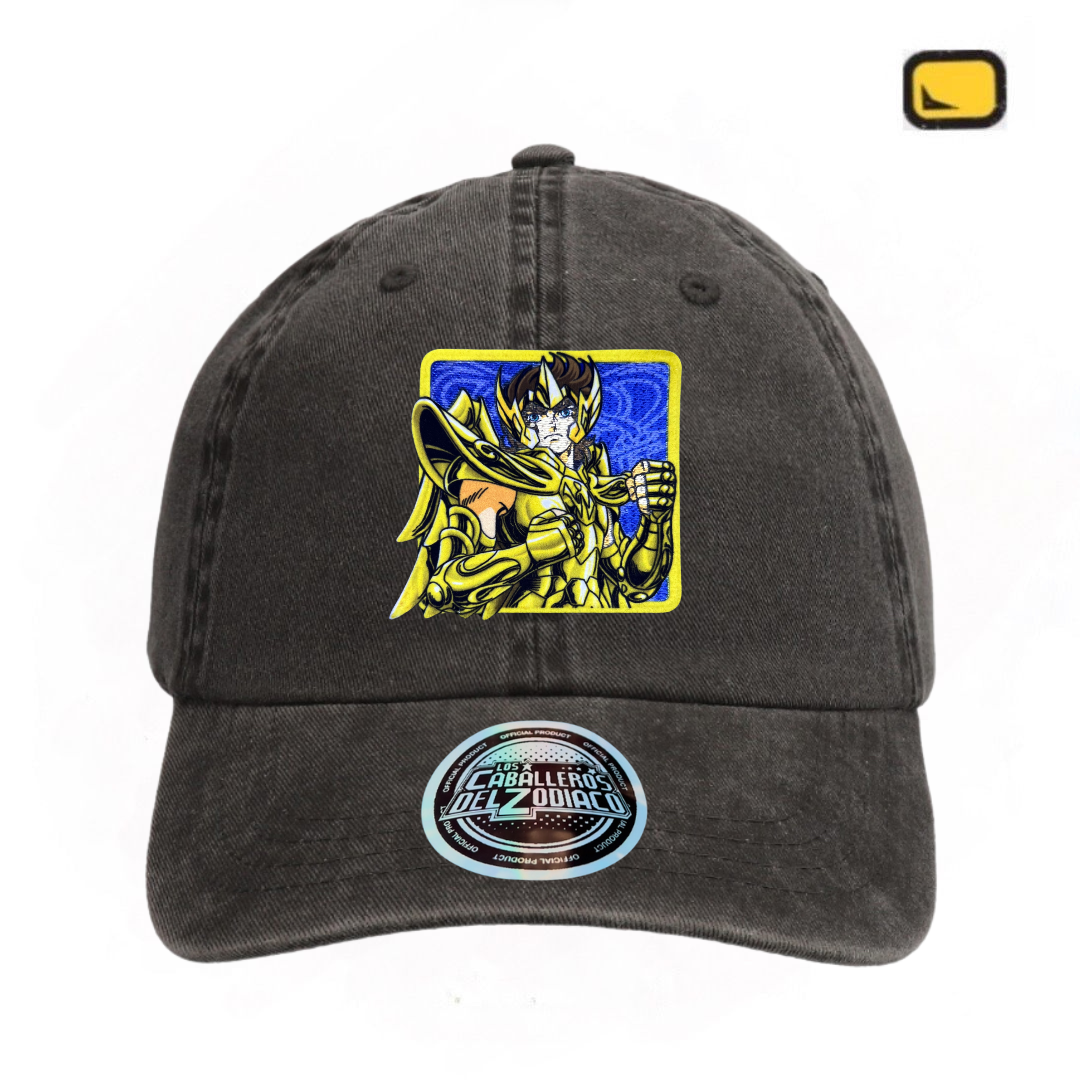 Gorra Los Caballeros del Zodiaco Aiolos de Sagitario Gris Tipo Deslavada