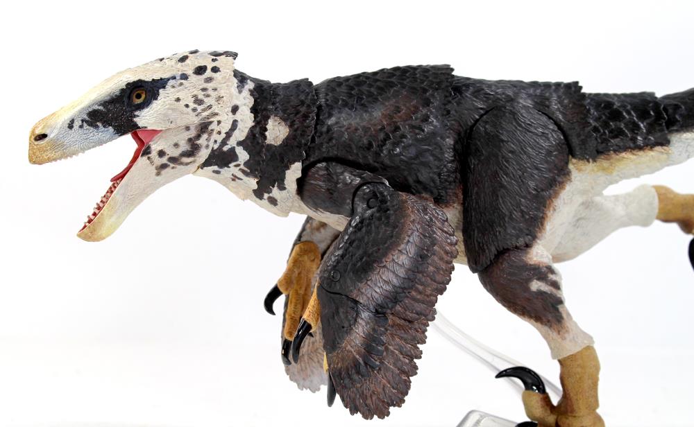 Figura Cyberzoic Utahraptor Ostrommaysi Escala 1/18