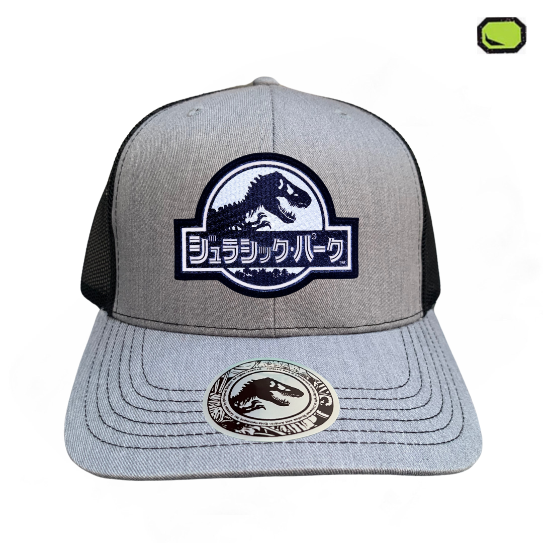 Gorra Jurassic Park Logo Japonés Gris/Negro Tipo Trucker Premium