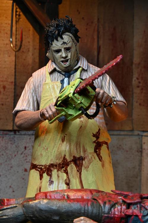 Figura NECA The Texas Chainsaw Massacre Leatherface Edición 50 Aniversario Versión Ultimate