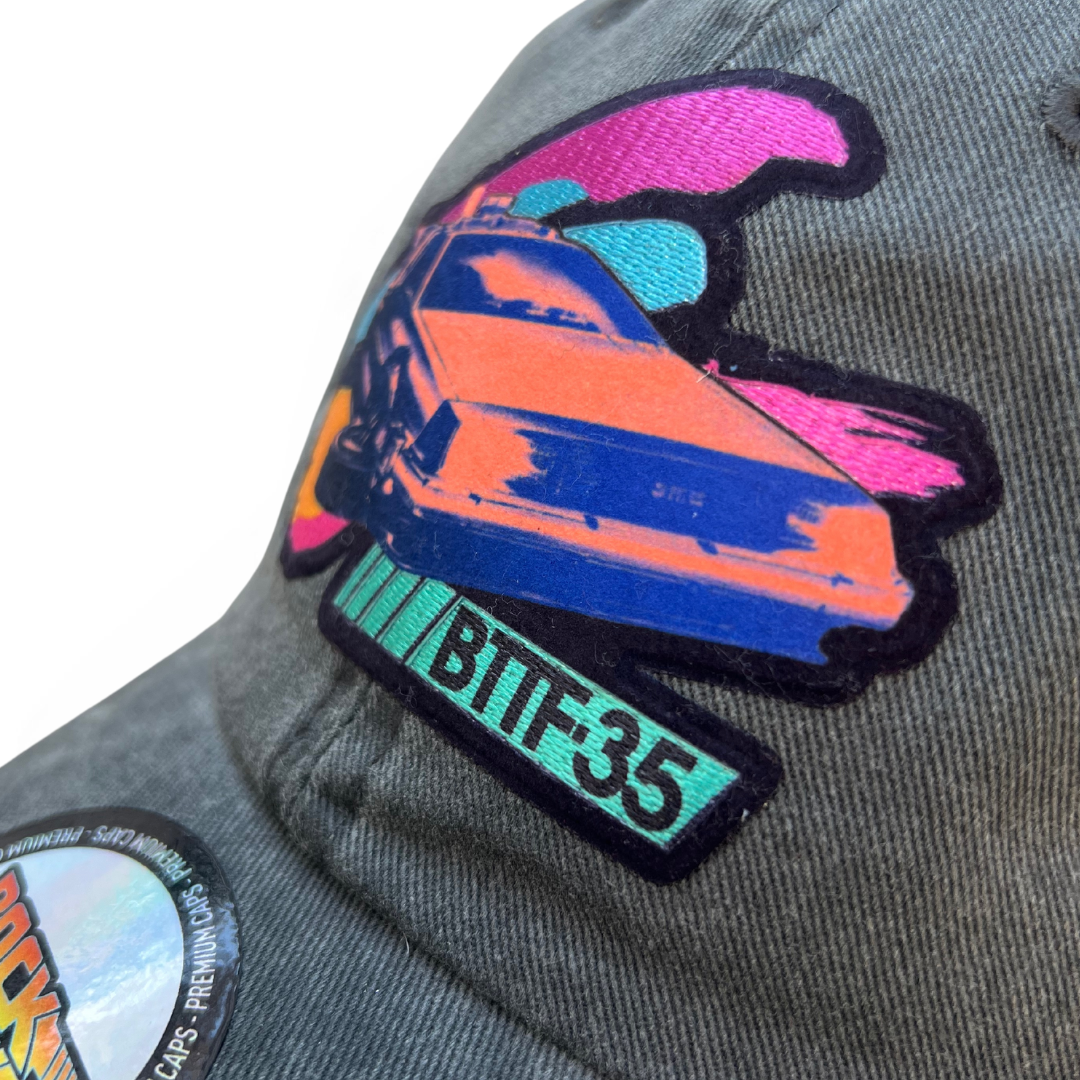 Gorra Back to the Future Delorean Edición 35 Aniversario Gris Tipo Deslavada
