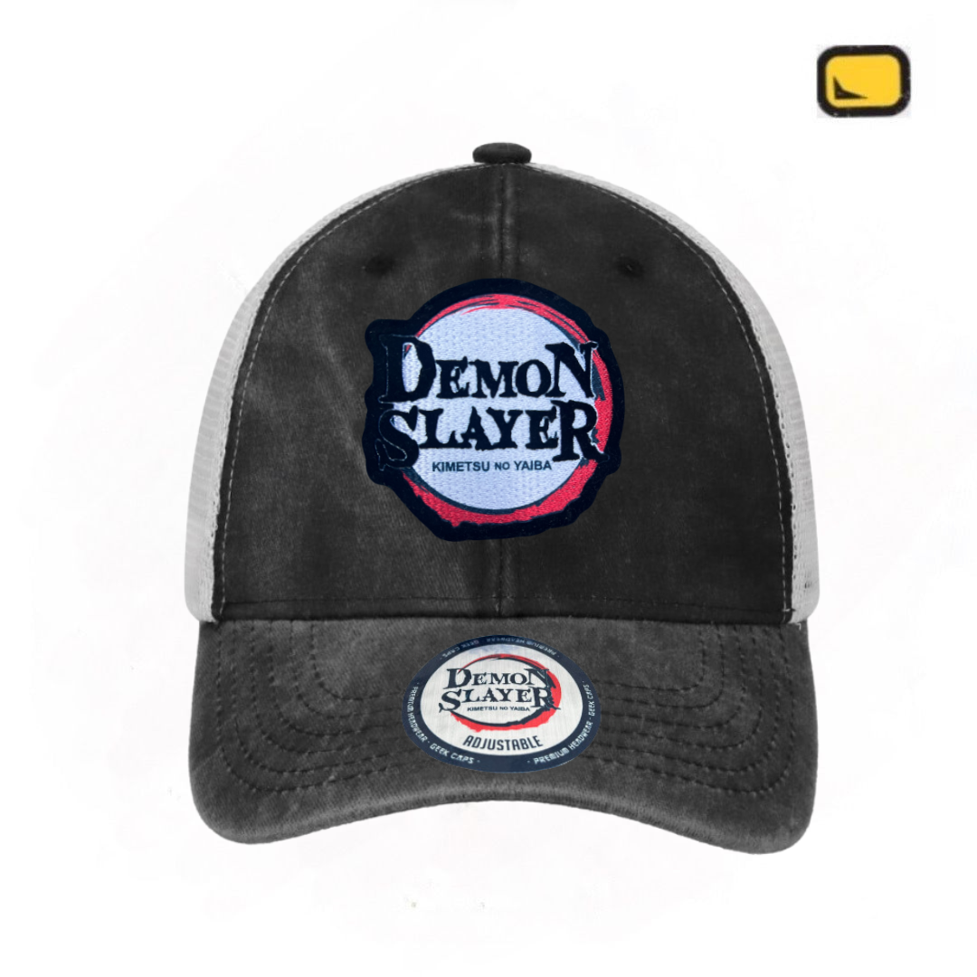 Gorra Demon Slayer: Kimetsu No Yaiba Logo Gris/Blanca Tipo Trucker Deslavada