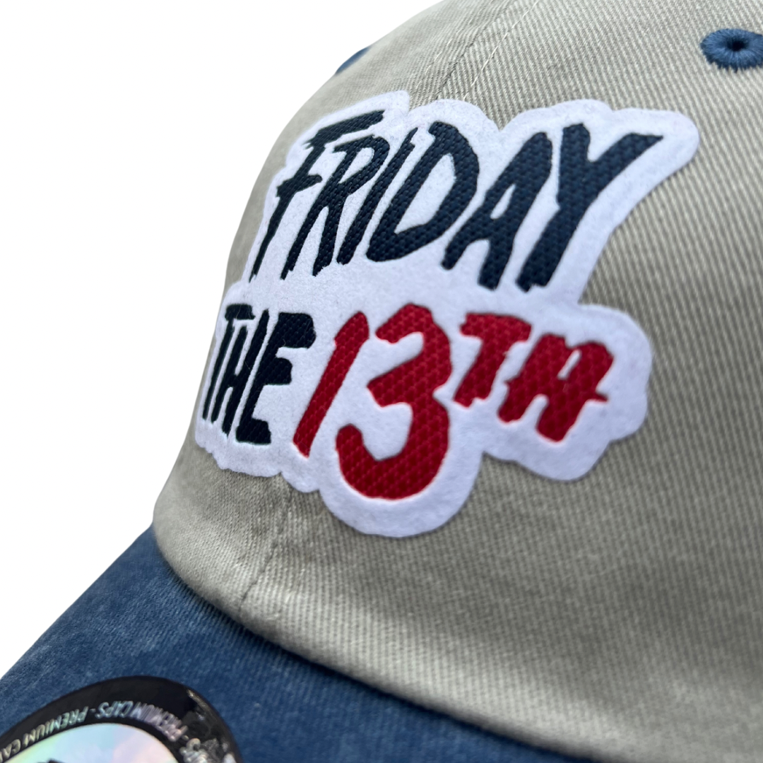 Gorra Friday the 13th Logo Clásico Beige/Azul Tipo Deslavada
