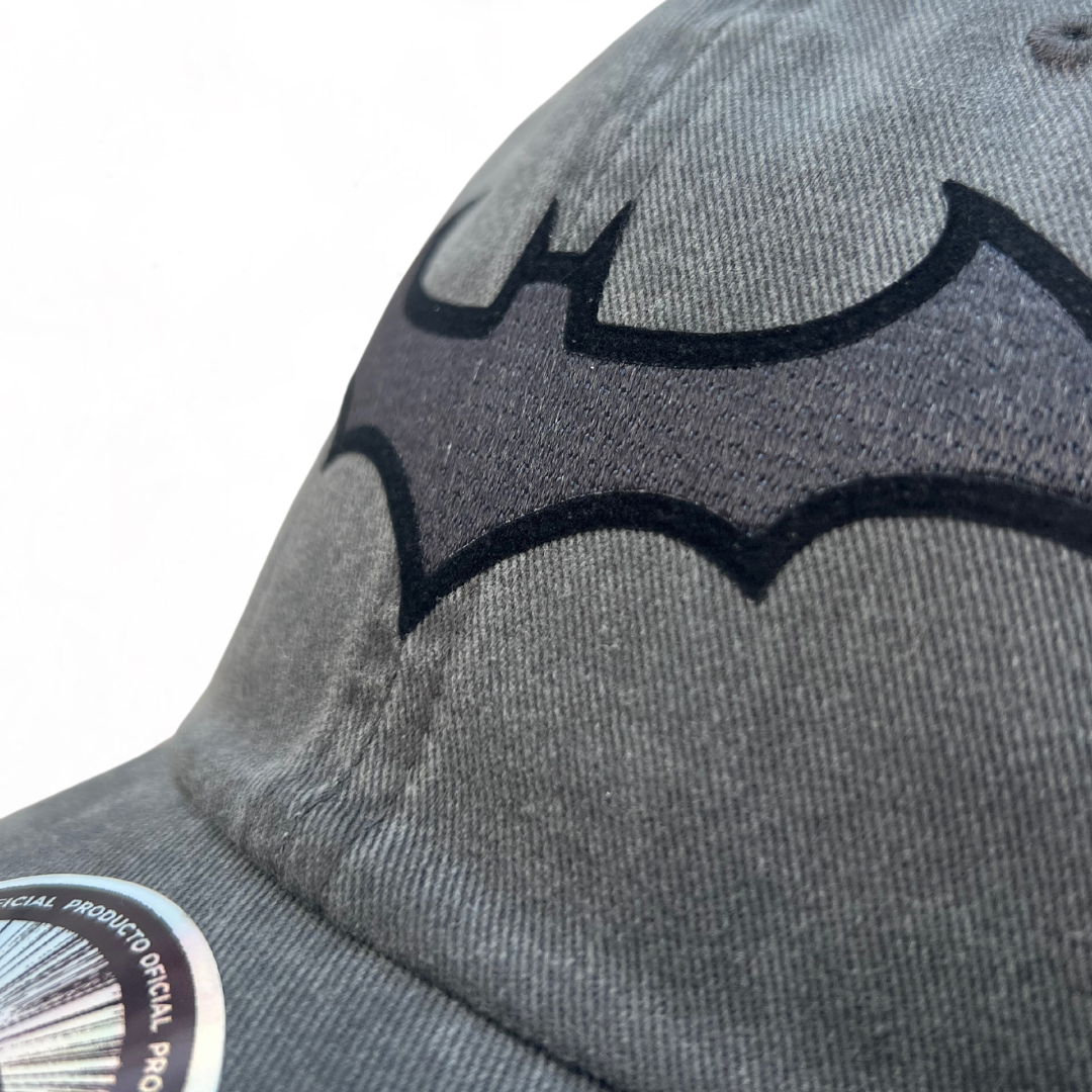 Gorra DC Comics Batman (Dark Knight) Gris Tipo Deslavada