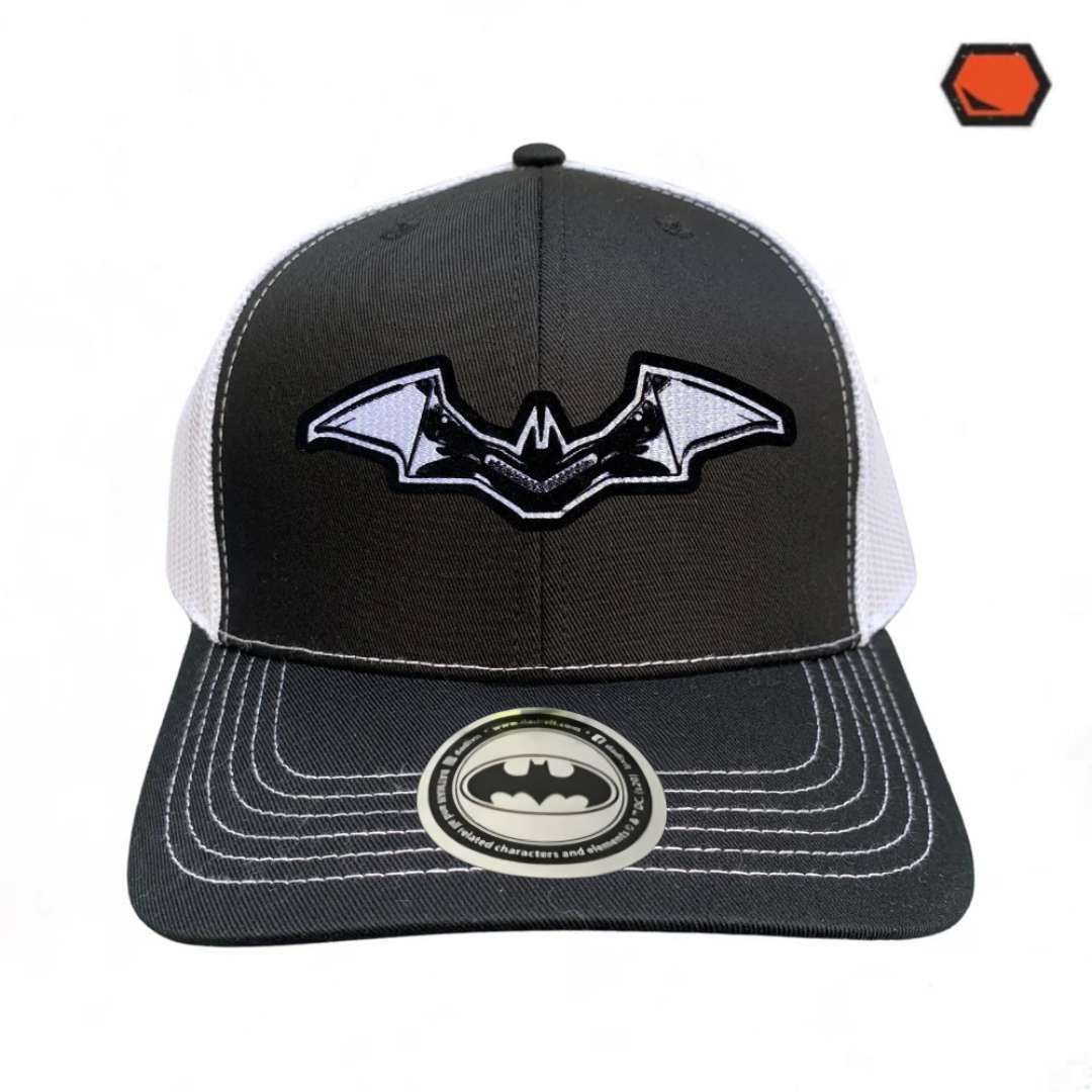 Gorra DC Comics Batman Black & White Batarang Negra/Blanca Premium Trucker