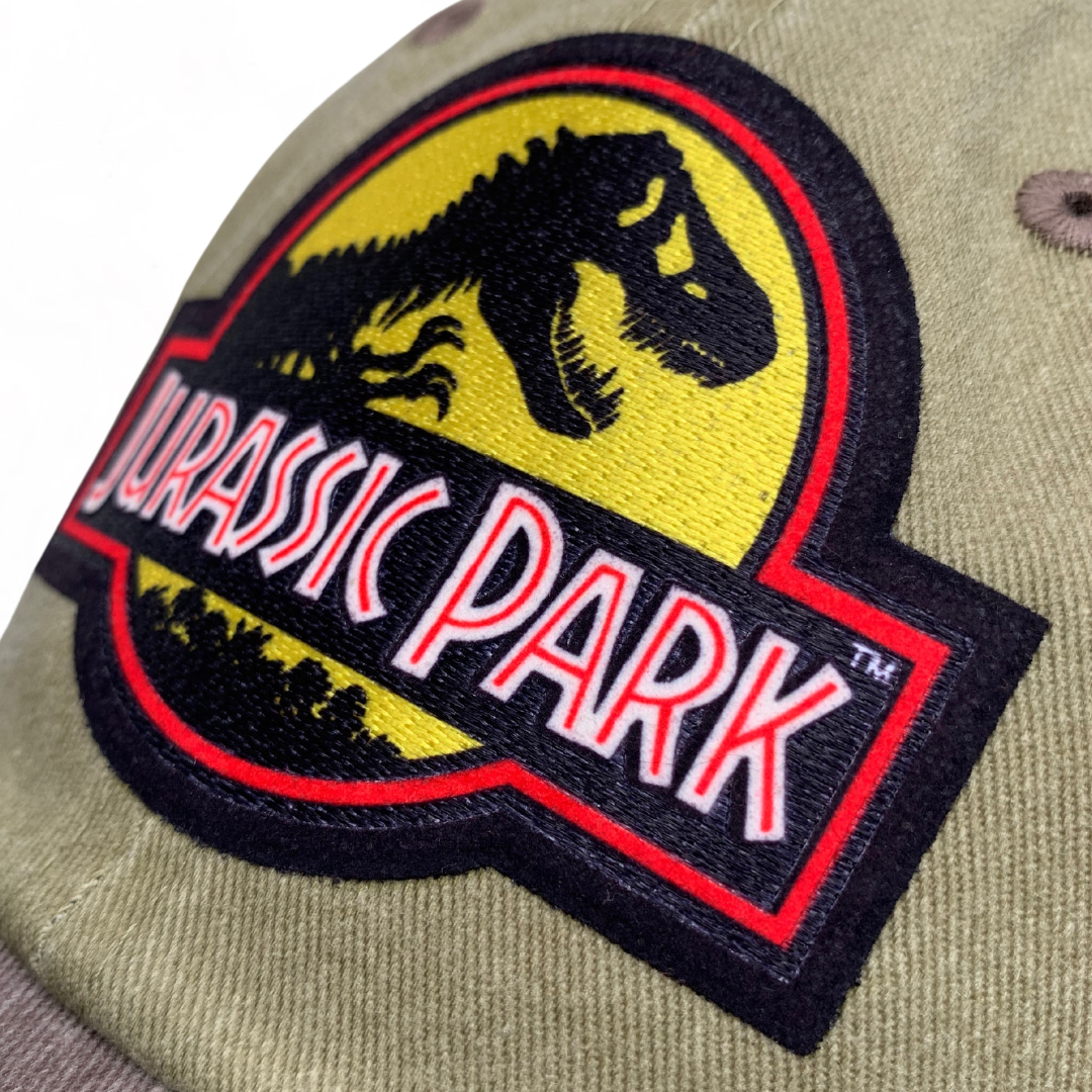 Gorra Jurassic Park Logo Clásico Amarillo Beige/Café Tipo Deslavada