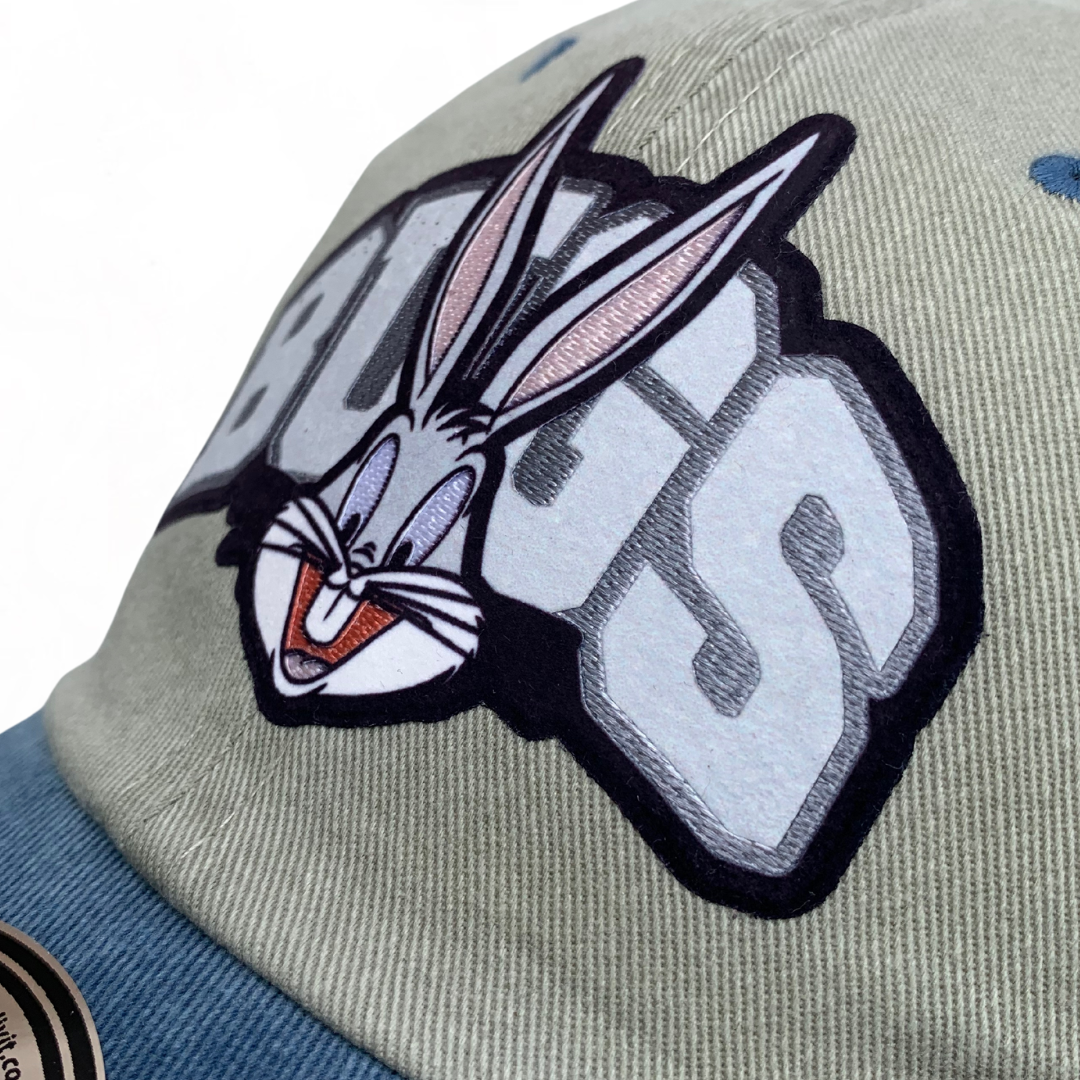 Gorra Looney Tunes Bugs Bunny Beige/Azul Tipo Deslavada
