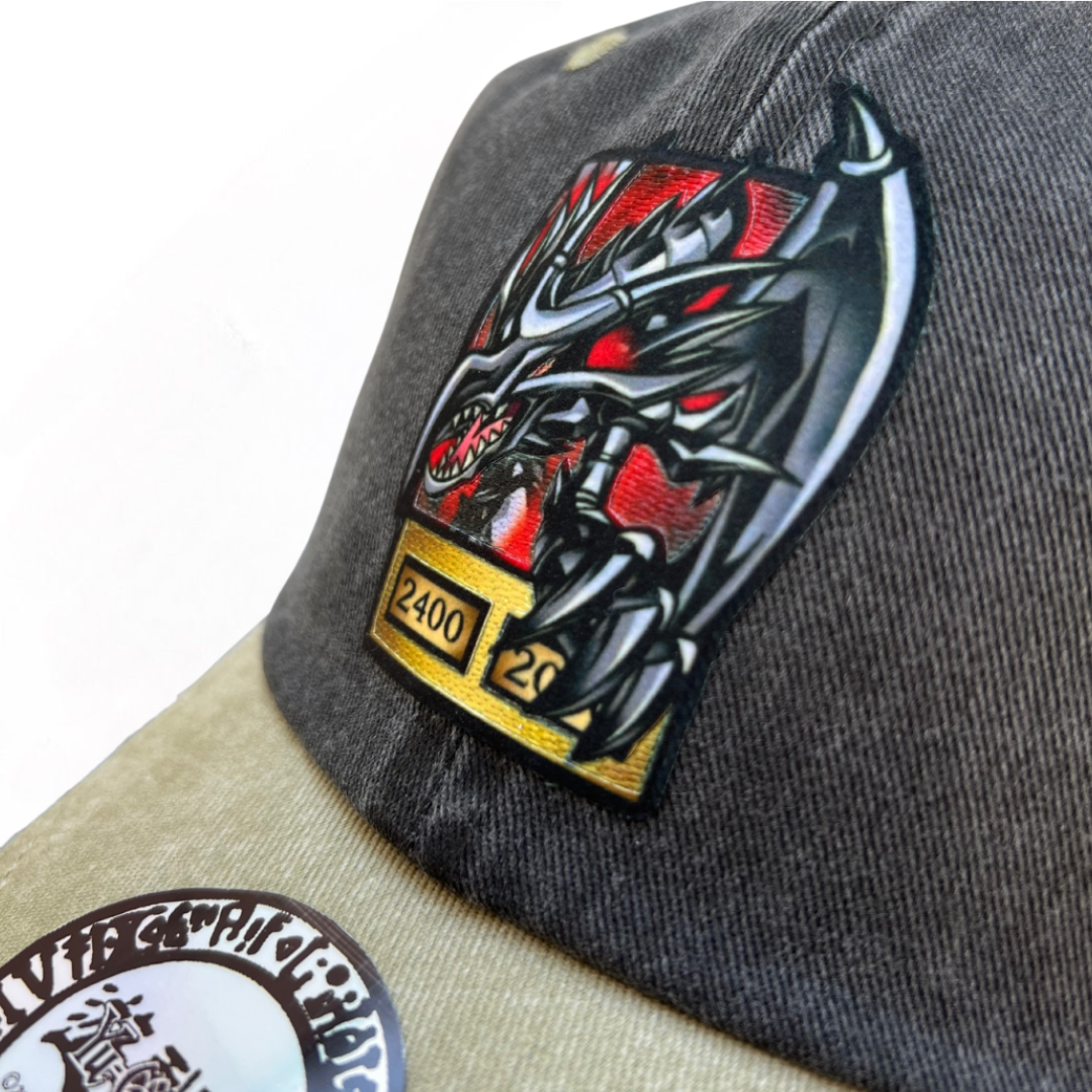 Gorra Yu-Gi-Oh! Dragón Negro de Ojos Rojos Gris/Beige Tipo Deslavada