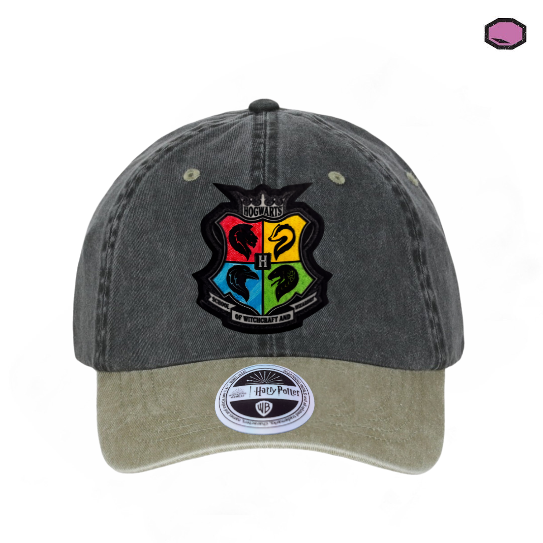 Gorra Harry Potter Hogwarts “Never tickle a sleeping dragon” Gris/Beige Tipo Deslavada