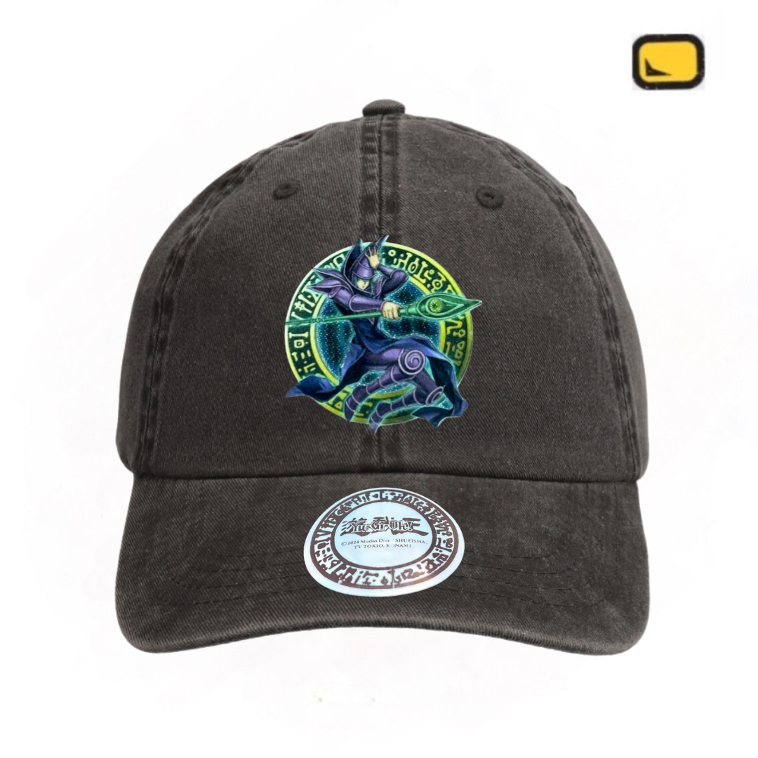Gorra Yu-Gi-Oh! Mago Oscuro Gris Tipo Deslavada