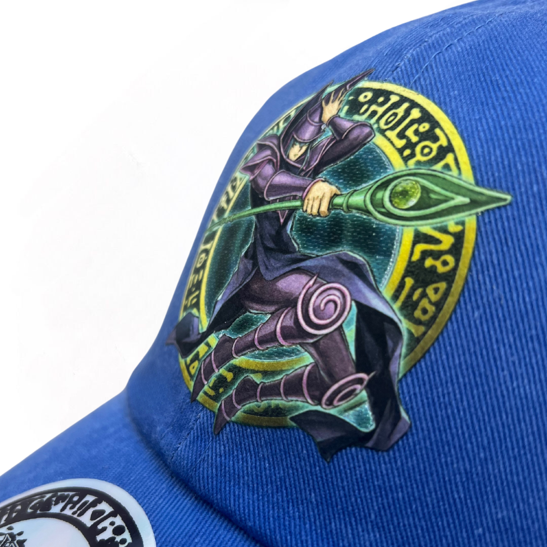 Gorra Yu-Gi-Oh! Mago Oscuro Azul Royal Tipo Deslavada