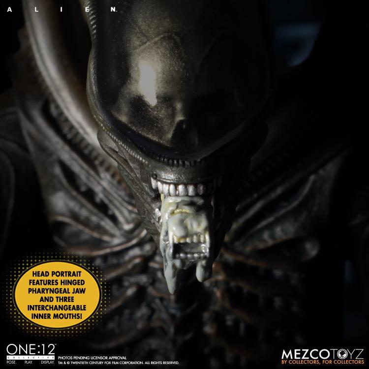 Figura Mezco Toys Big Chap Alien Escala 1/12