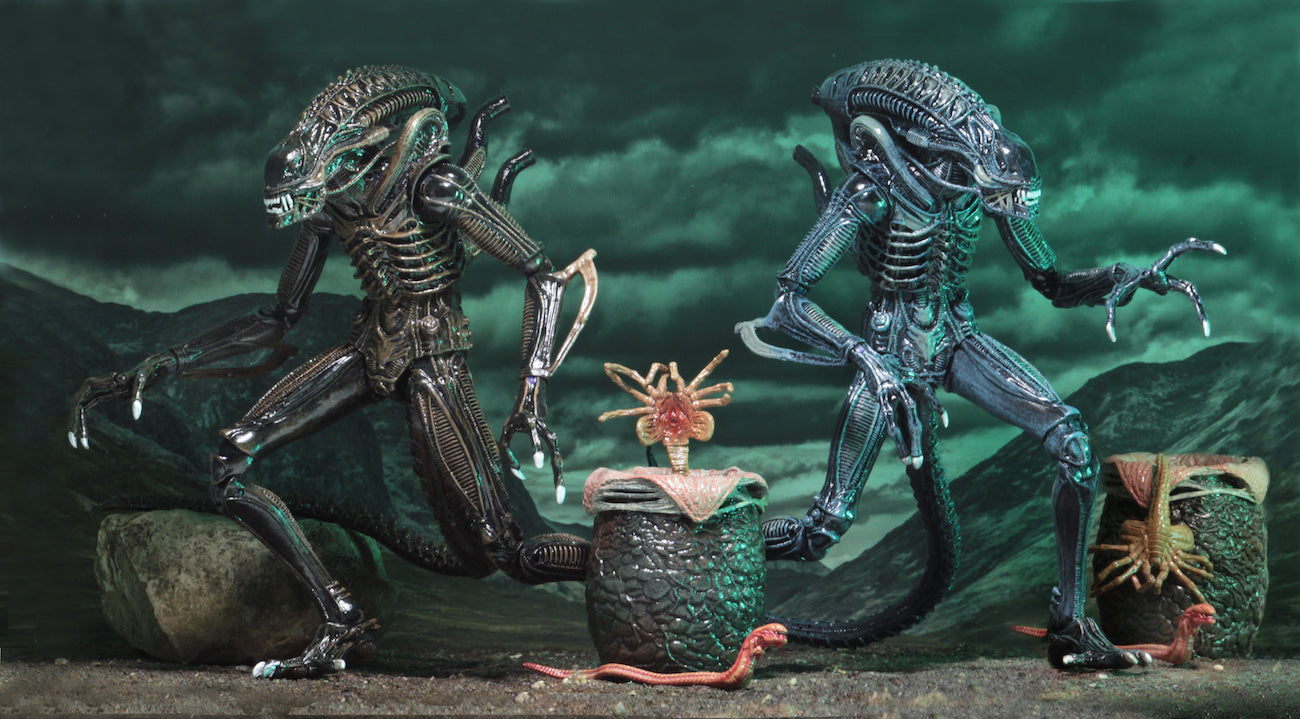 Figura NECA Aliens Alien Warrior (Edición Café) Versión Ultimate