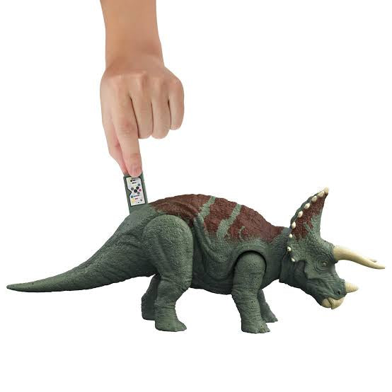 Figura Jurassic World Dominion Triceratops con Acción de Batalla y Sonido