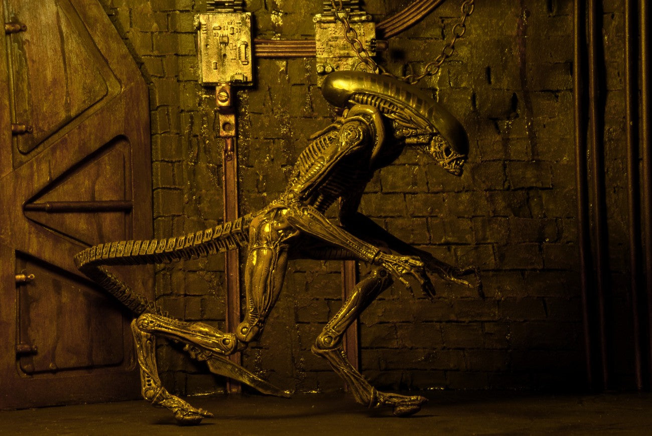 Figura NECA Alien 3 Serie 8 Dog Alien Versión Gris