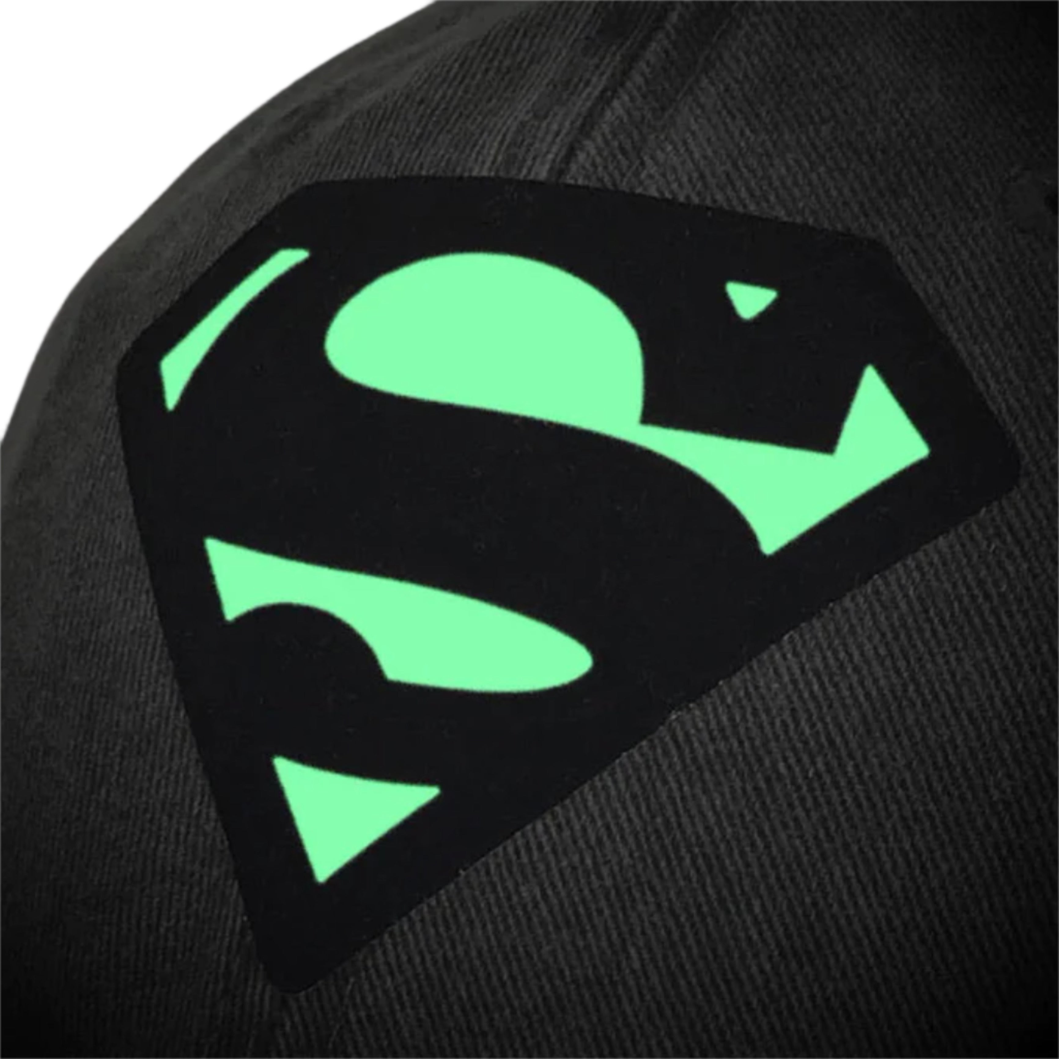 Gorra DC Comics Superman Logo con efecto de brillo en la oscuridad Gris Tipo Deslavada