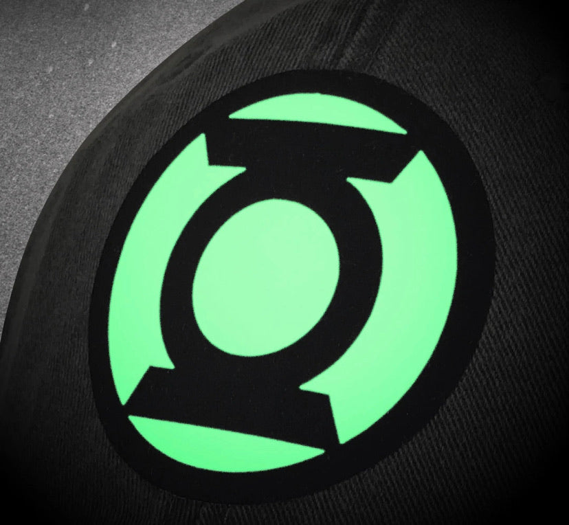 Gorra DC Comics Green Lantern Logo con efecto de brillo en la oscuridad Gris Tipo Deslavada