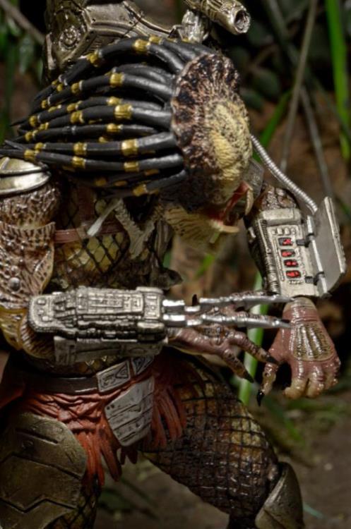 Figura NECA Predator Jungle Hunter Versión Ultimate