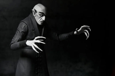 Figura NECA Nosferatu Count Orlok Edición Blanco y Negro Versión Ultimate