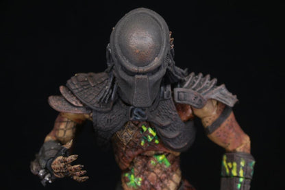 Figura Mcfarlane Toys City Hunter Predator Edición Battle Damage