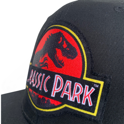Gorra Jurassic Park Logo Clásico Rojo Snapback Negra