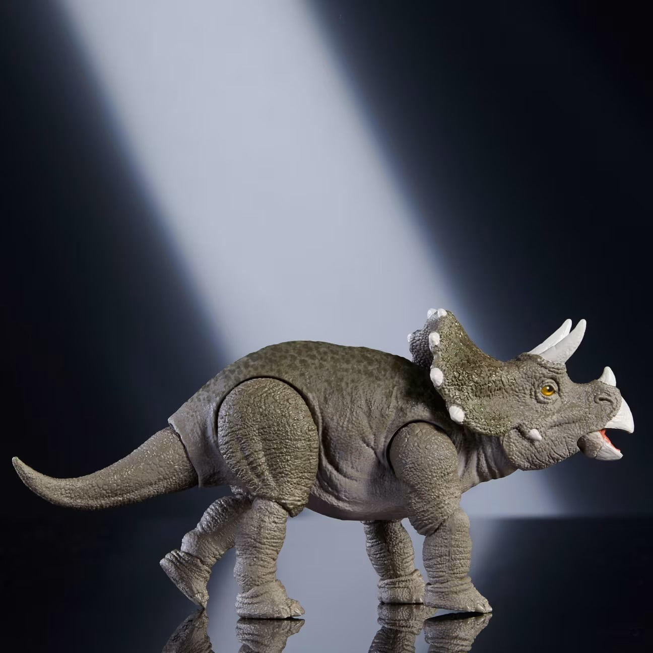 Figura Jurassic World Hammond Collection Triceratops Juvenil