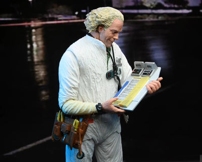 Figura NECA Back to the Future Doc Brown (Traje NBQ) Versión Ultimate