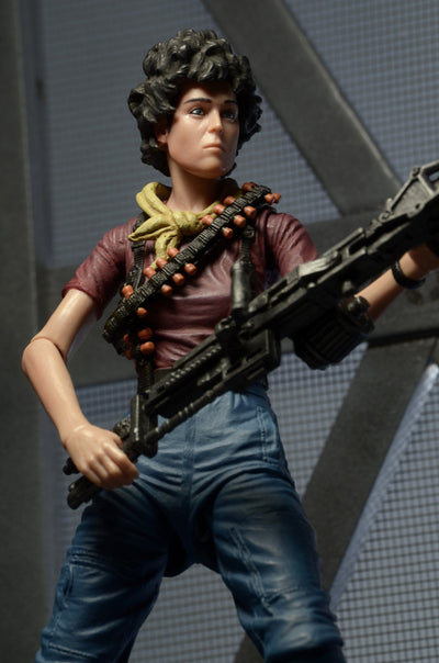 Figura NECA Aliens Kenner Tribute Space Marine LT. Ripley