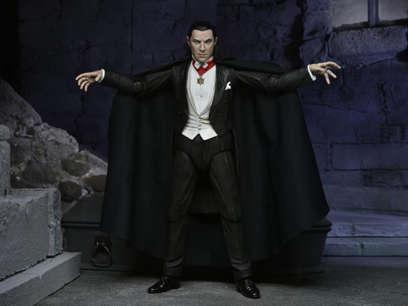 NECA Universal Monsters Ultimate Dracula (Transylvania) Full Color Version