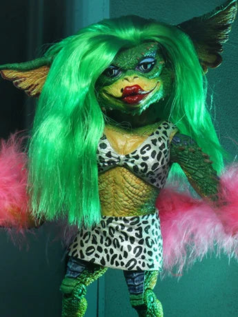 Figura NECA Gremlins 2: The New Batch Greta Versión Ultimate