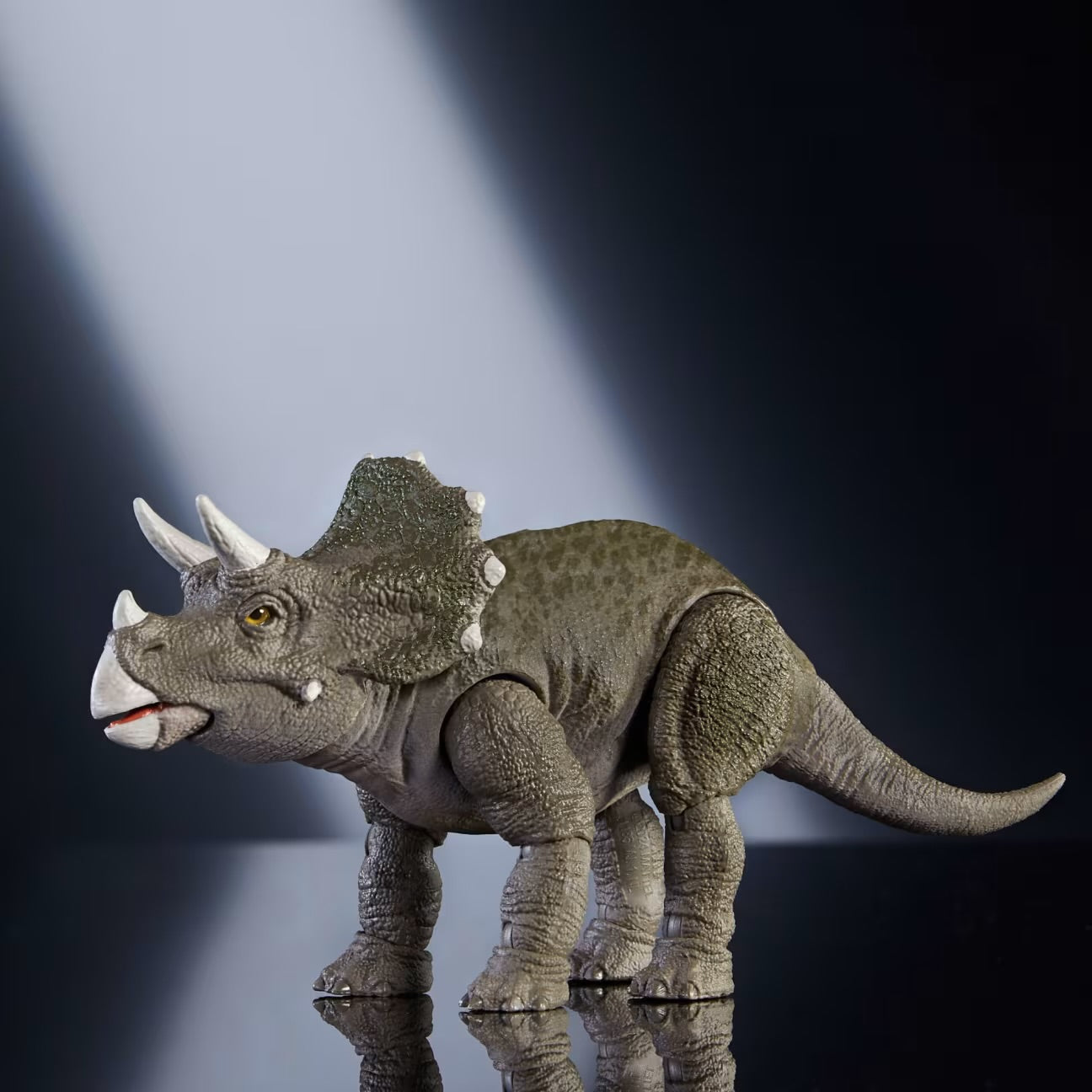 Figura Jurassic World Hammond Collection Triceratops Juvenil